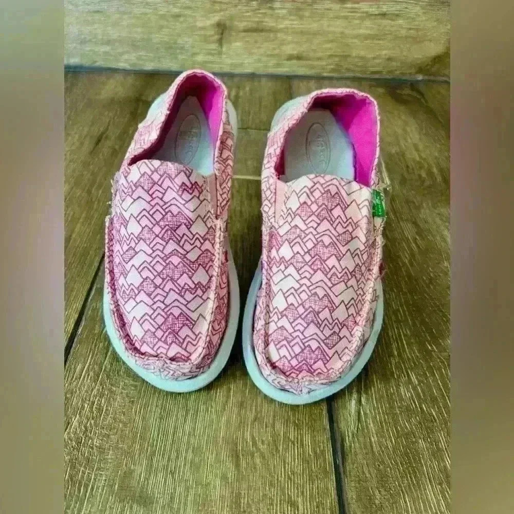 Sanuk size 1